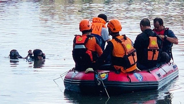 Pencarian Remaja yang Tenggelam di Sungai Karang Mumus, Samarinda Dilanjutkan