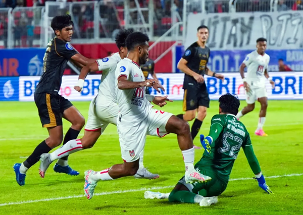 Yance Sayuri Hattrick, Malut United Cukur PSIS 5-1 Meski Bermain 10 Orang