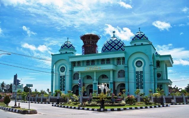 Jalan-Jalan ke Masjid Agung Al-Hijrah Bontang; Dulunya Lapangan Sepak Bola, Mayoritas Ornamen Hijau