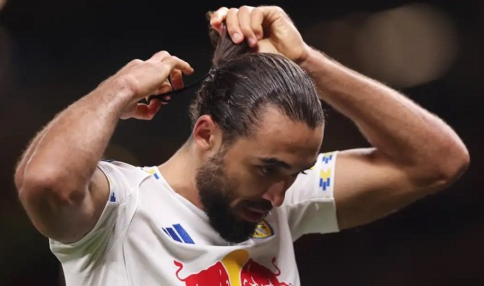 Diseret Rambut oleh Martinez, Calvert-Lewin Malah Bilang Begini