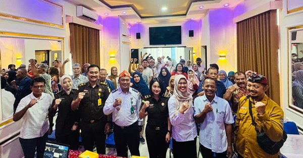 Pahami Restorative Justice, Warga Satimpo Ikuti Sosialisasi Bersama Kejari Bontang