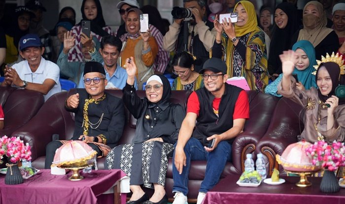 Meriahnya Karnaval Kemerdekaan Lok Tuan Bontang, Ribuan Warga Tumpah Ruah