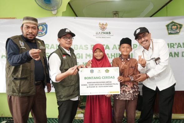 Baznas Bontang Salurkan Bantuan untuk Pesisir, Masjid hingga Sekolah Dapat Fasilitas Baru