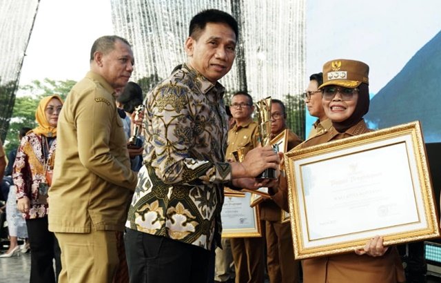 Hari Desa Nasional 2026, Wali Kota Bontang Raih Penghargaan Upakarya Wanua Nugraha 2026