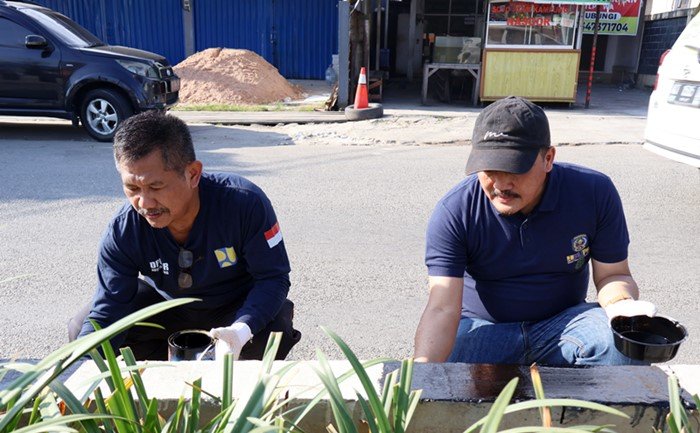 Estetika Kota Ditingkatkan, DPUPR Bontang Percantik Median Jalan