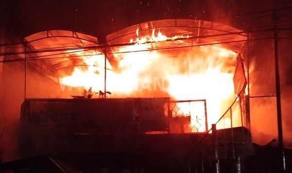 Kebakaran di Lok Tuan, Bontang: Dua Rumah Ludes