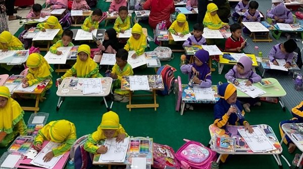 Meriahnya HUT Kemerdekaan RI ke-78 di Lok Tuan; Mulai Lomba Gaple sampai Mewarnai