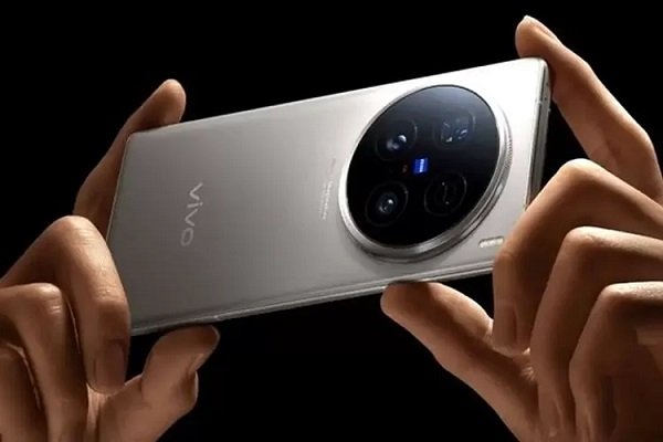 Ponsel Buatan China Ini Rilis, Bikin iPhone 16 Kian Tertinggal