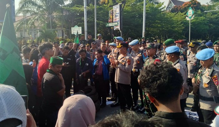 Aksi Damai di Bukit Pelangi Kutim Berjalan Tertib, Polisi Gunakan Pendekatan Persuasif