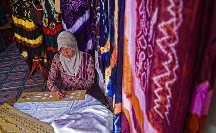 Sasirangan; Kain Tenun Khas Banjar yang Indah dan Bertuah