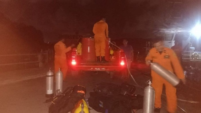 Tugboat Penarik Ponton Batu Bara Terbakar di Perairan Sepaku
