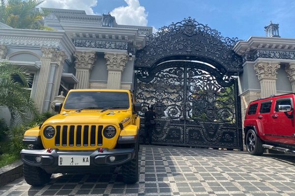 KPK Titipkan 19 Mobil Sitaan ke Rupbasan Samarinda Lamborghini hingga Hummer, Diduga terkait Kasus Eks Bupati Kukar