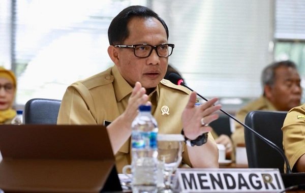 Mendagri Didesak Cabut Surat Edaran Penjabat Kepala Daerah Bisa Mutasi PNS