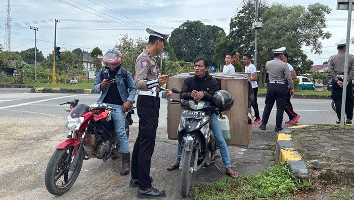 155 Kendaraan Terjaring Operasi Patuh di Penajam, 9 Ditilang di Depan Polres