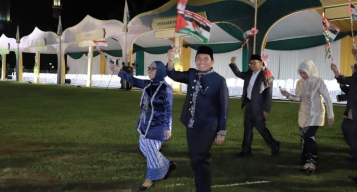 Wali Kota Neni Pimpin Langsung Kafilah Bontang di Pembukaan MTQ Kaltim ke-45