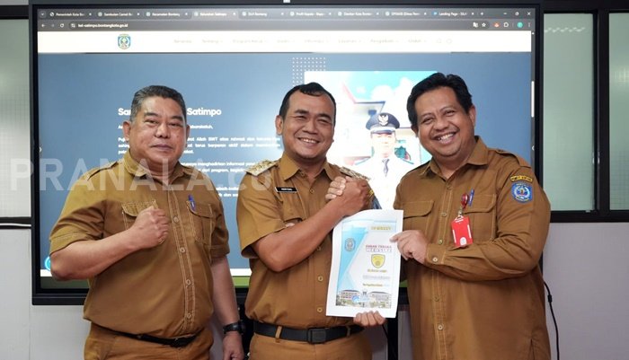 7 OPD dan Kelurahan Satimpo Terima Website Resmi dari Diskominfo Bontang