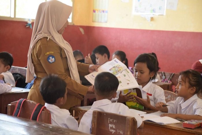 Gaji Guru ASN Naik 100 Persen, Tunjangan Honorer Rp 2 Juta Mulai 2025