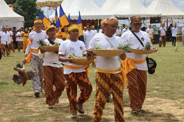 Erau Sabintulung Muara Kaman Dibuka, Bentuk Komitmen Pemkab Kukar Lestarikan Budaya
