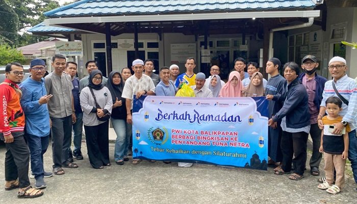 Ramadan Penuh Kepedulian, PWI Balikpapan Salurkan Bingkisan untuk Penyandang Tunanetra