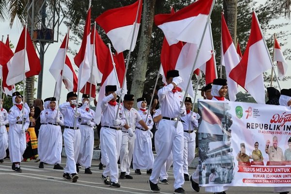 Potret Meriahnya Pawai Pembangunan HUT Kemerdekaan RI ke-78 di Kutai Kartanegara