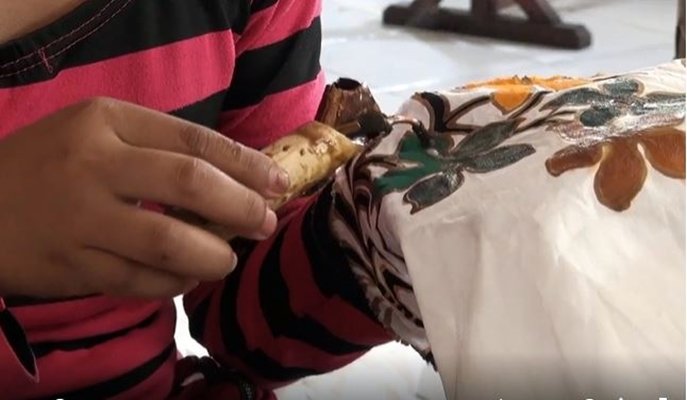 Mengenal Batik Benang Bintik, Lukisan Kehidupan Suku Dayak Ngaju