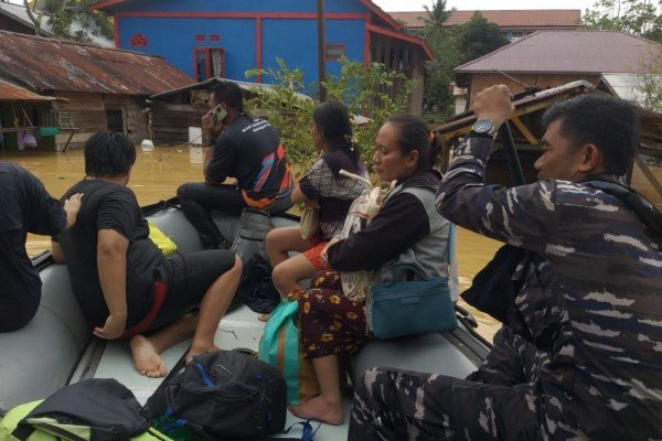 Pemprov Buka Dapur Umum untuk Korban Banjir di Kutai Timur