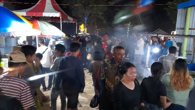 Bupati Kukar Kunjungi Hiburan Rakyat Desa Bunga, Sebut Perputaran Uang Rp10-15 Juta per Malam