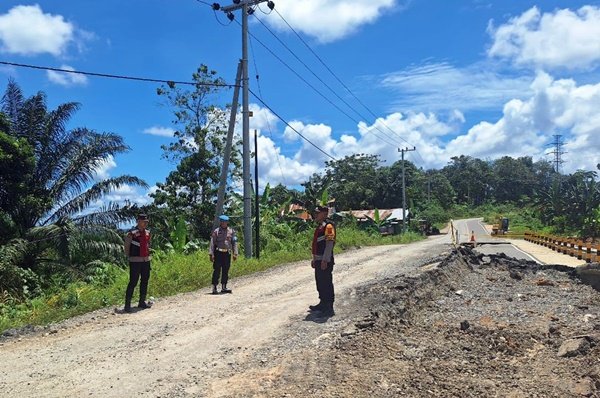 Sempat Longsor, Akses Jalan Poros Bulungan Km 14 Berau Sudah Bisa Dilalui