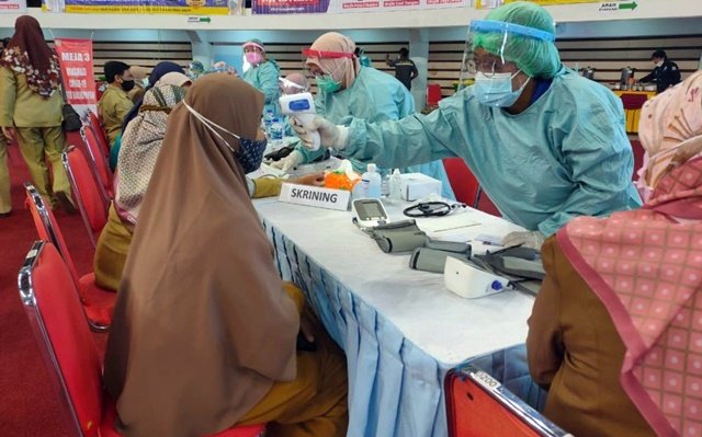 Pengajar Balikpapan Terima Vaksin Covid-19, Juli Belajar Tatap Muka?