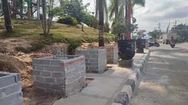 Tugu "Selamat Datang Bontang" Dipercantik