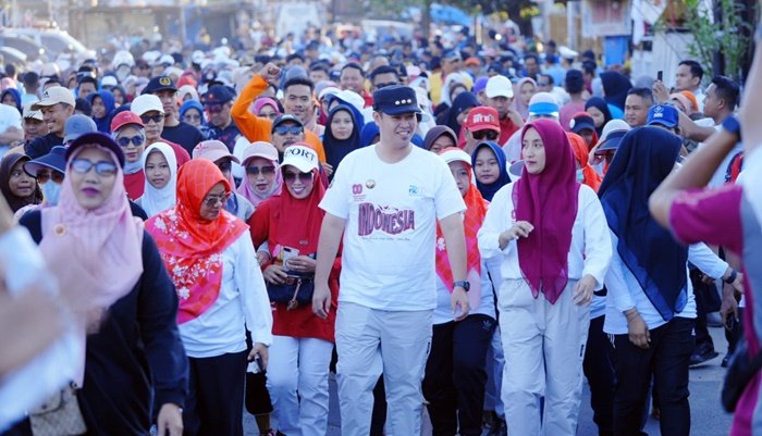 Ribuan Warga Pangkep Meriahkan Jalan Santai HUT ke-80 RI