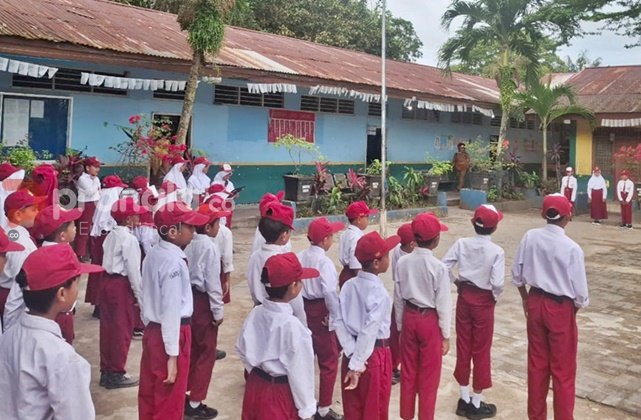 Nasib Siswa SDN 003 Bontang Barat Tergantung di Perbatasan Kutim