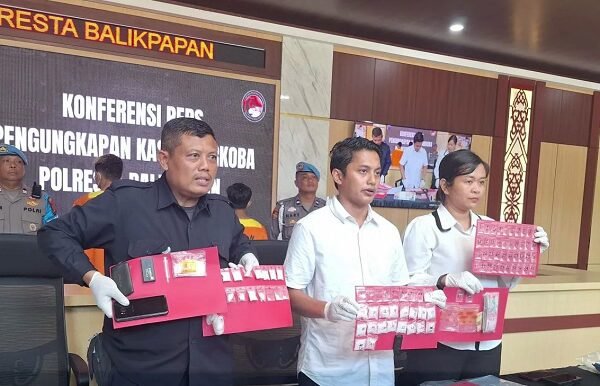 Polresta Balikpapan Tangkap Dua Bandar Sabu, Sita 242,25 Gram Narkotika