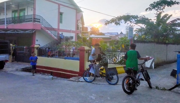 Musim Layangan di Bontang; Langit Penuh Warna, Jalanan Penuh Bahaya