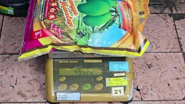 Bongkar Kecurangan! Polda Kaltim Temukan Beras Kemasan di Balikpapan Tak Sesuai Takaran