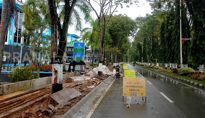 Trotoar Jalan Ruhui Rahayu Balikpapan Direvitalisasi, Pejalan Kaki Kini Lebih Nyaman