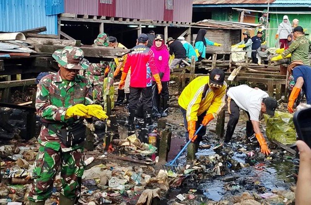 Hanya 90 Menit, Warga Tanjung Laut Indah Bontang Angkut 640 Kg Sampah