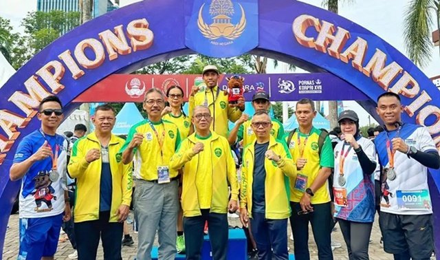 Dari Ruang Kelas ke Podium Emas: Guru SMPN 3 Bontang Catat Sejarah di Pornas Korpri 2025