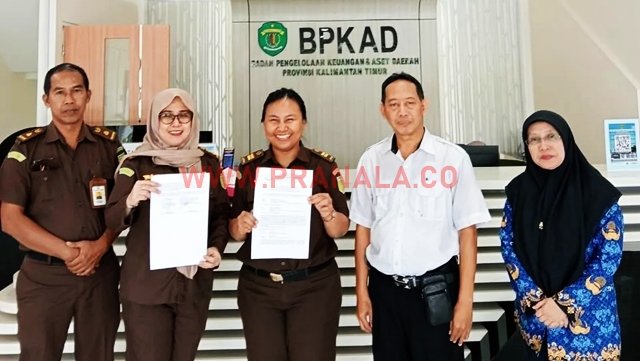 Kejari Samarinda Serahkan Uang Hasil Lelang Korupsi Rp251 Juta ke Pemprov Kaltim