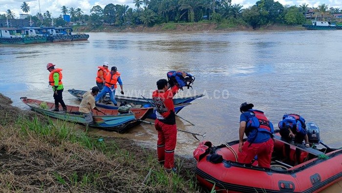 Teriak Minta Difoto, ABK Malah Hanyut di Sungai Mahakam