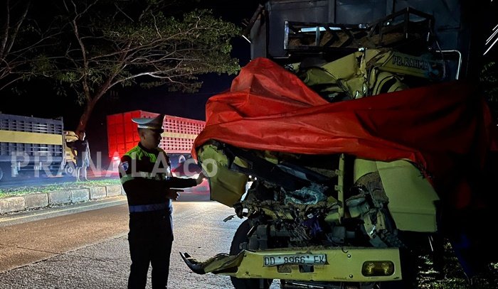 Dua Truk Tabrakan di Pangkep, Sopir dan Mekanik Tewas di Tempat