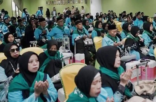 Satu Calon Haji Paser Batal Berangkat, 156 Jemaah Tetap Diberangkatkan