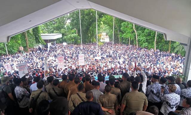 Ribuan Guru Samarinda Gelar Aksi, Tolak Penghapusan Insentif
