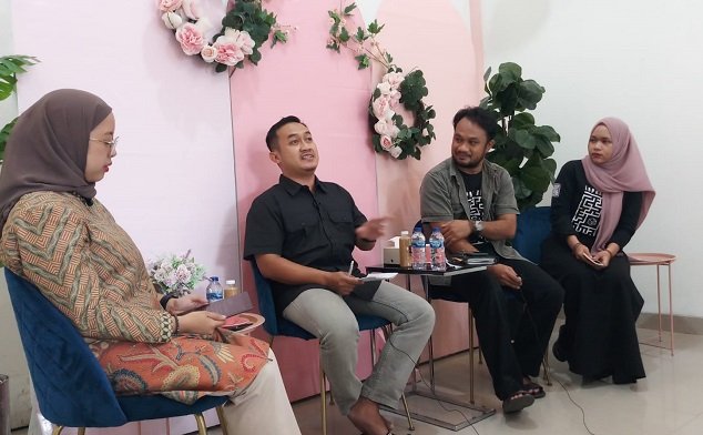 Dorong Minat Baca Buku Masyarakat, Lapak Baca Bontang dan Kafe Distrik S Gelar Talk Show Interaktif