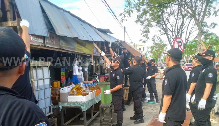 Penertiban PKL di Bontang: Lapak Dibongkar, Pedagang Mengeluh Biaya Sewa