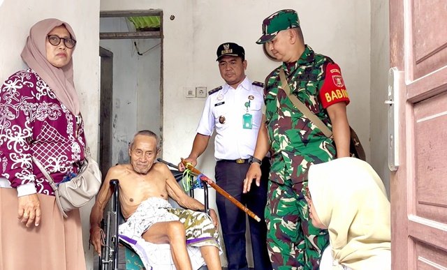 Lurah Satimpo Turun Langsung “Tengok Tetangga”, Program Peduli Lansia di Bontang