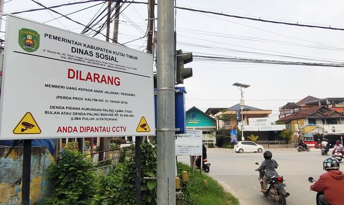 Fenomena Badut Jalanan Marak, Pemkab Kutim Minta Warga Lebih Bijak Bersedekah