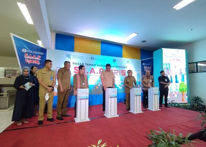 Tak Perlu Bawa Uang Tunai, Transaksi di Pasar Tamrin Bisa Pakai QRIS